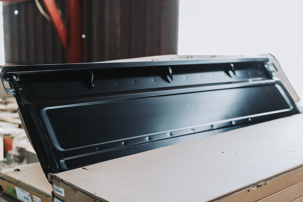 75/79 Series well body tail gate